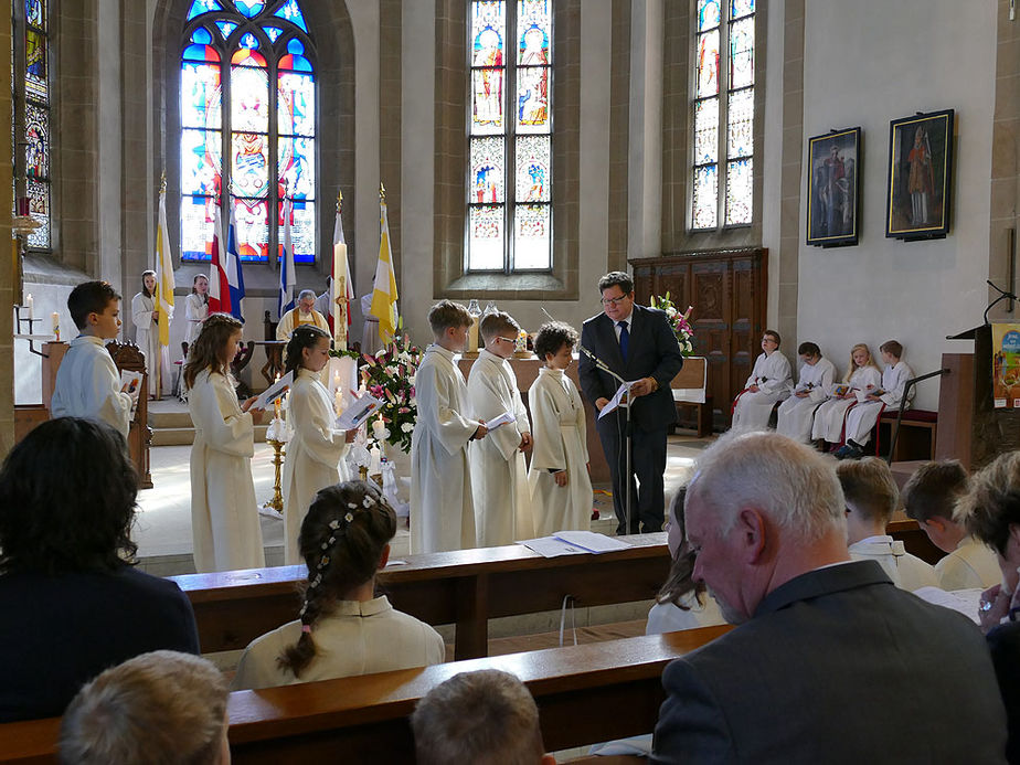 Feier der 1. Heiligen Kommunion in Sankt Crescentius (Foto: Karl-Franz Thiede)